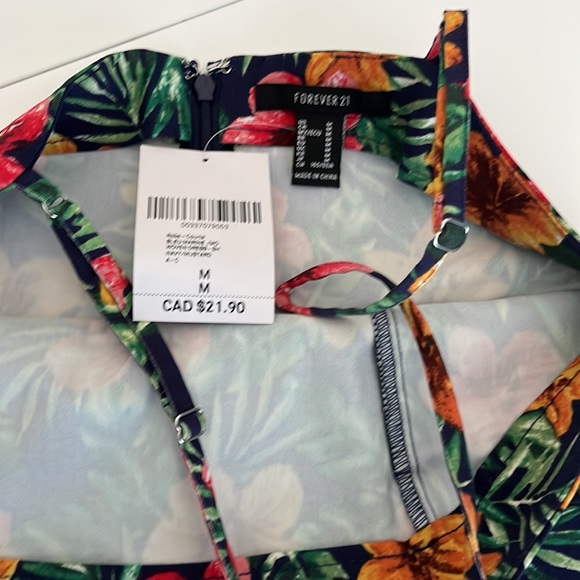 Spaghetti strap dress - Picture 2 of 4